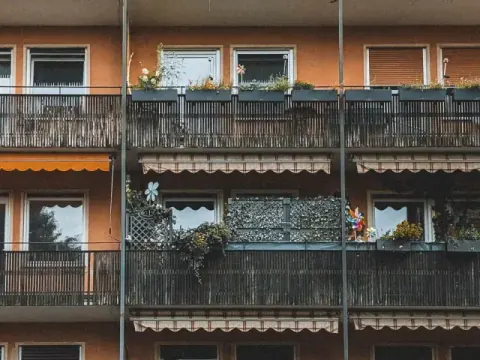 Mehrfamilienhaus mit Balkonen in Nürnberg